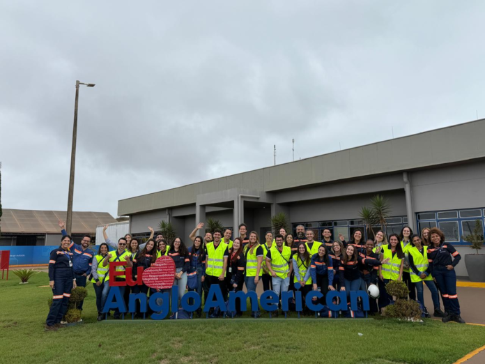 Anglo American realiza 210 visitas em 2025 e recebe 1.500 pessoas em programa que aproxima comunidades da mineração e destaca projetos locais.