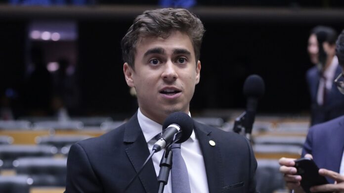Projeto de lei propõe política nacional para terras raras e minerais estratégicos, com foco em inovação, financiamento e desenvolvimento da cadeia produtiva no Brasil.