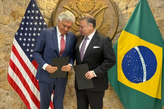 Deputada aciona a PGR para investigar acordo de Goiás com os EUA sobre terras raras, levantando debate sobre constitucionalidade e soberania mineral no Brasil.