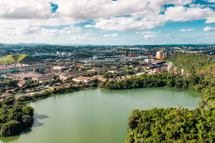 IMG_6253 Com investimentos bilionários previstos até 2029, a Usiminas aposta na modernização da unidade de Ipatinga para ampliar a produção, reduzir custos e avançar em eficiência ambiental