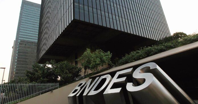 BNDES prevê até R$ 50 bilhões em investimentos para mineração estratégica e amplia atuação em setores como inteligência artificial, fertilizantes e tecnologia