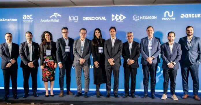 posse-conselho-amcham Ana Sanches assume presidência da Amcham MG, se torna a primeira mulher no cargo e lidera entidade com mais de 300 empresas associadas em Minas Gerais.