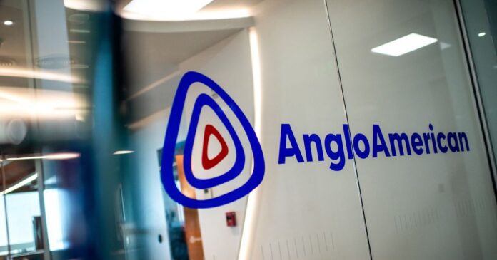 Anglo American e Codelco oficializam parceria para integrar operações de cobre no Chile. Projeto prevê produção adicional de 2,7 milhões de toneladas e geração de pelo menos US$ 5 bilhões em valor econômico