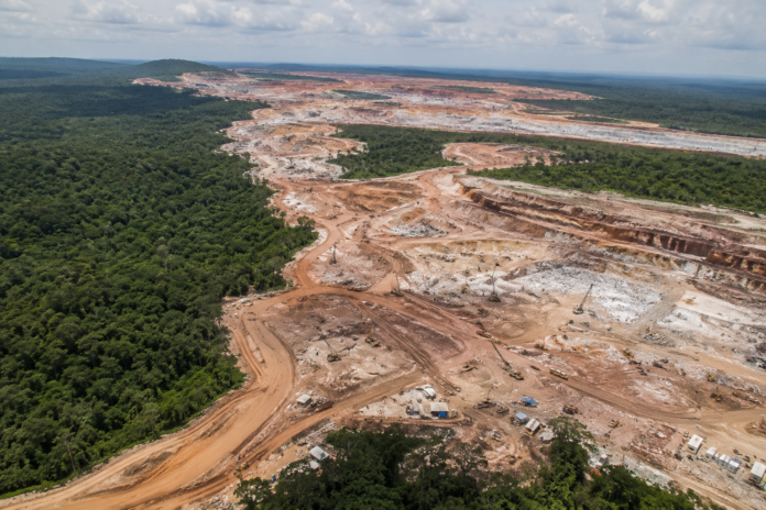 Brasil registra 675 novos processos de pesquisa de terras raras desde o ano passado, cobrindo mais de 1,2 milhão de hectares e reforçando o potencial do país no mercado global de minerais estratégicos