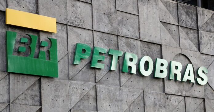 Petrobras adota novo mecanismo de cálculo para o gás natural, cria faixa de proteção contra oscilações do mercado internacional e estima reajuste de cerca de 6% em agosto, em vez dos 22% previstos pelo modelo anterior