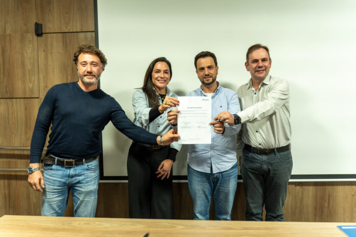 A Samarco anunciou o repasse de R$ 91,8 milhões para Mariana, com investimentos em infraestrutura, abastecimento de água, mobilidade e programas sociais. Os aportes da empresa no município já somam cerca de R$ 441,5 milhões