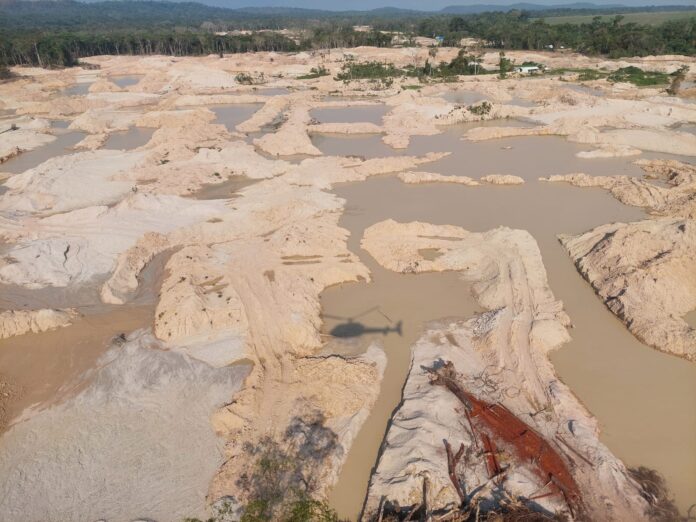 Operação federal supera 90 dias na Terra Indígena Sararé, destrói 35 bunkers e 33 túneis do garimpo ilegal e provoca prejuízo superior a R$ 100 milhões para organizações criminosas.