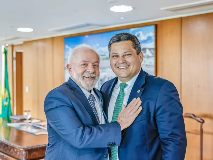 WhatsApp-Image-2023-11-23-at-15.38.20 Projeto da Política Nacional dos Minerais Críticos segue sem votação no Senado. Relator afirma que impasse político tem afetado o andamento da proposta considerada estratégica para a mineração brasileira.