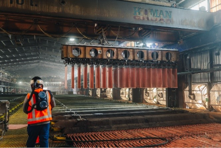 A BHP analisou mais de 500 mil moléculas com apoio da inteligência artificial da Microsoft para desenvolver novas soluções de lixiviação de cobre, buscando maior eficiência, menores custos e redução dos impactos ambientais