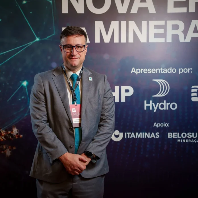 O presidente do IBRAM, Pablo Cesário, afirmou que o Brasil pode liderar o mercado global de minerais críticos, desde que avance em tecnologia, financiamento e agregação de valor à produção mineral.