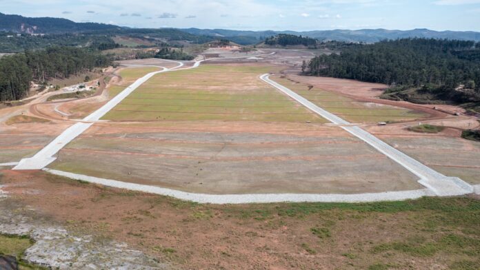 A Vale anunciou as obras de descaracterização dos diques do Sistema Pontal, em Itabira. O projeto prevê cerca de 300 empregos e conclusão das intervenções entre 2030 e 2033.