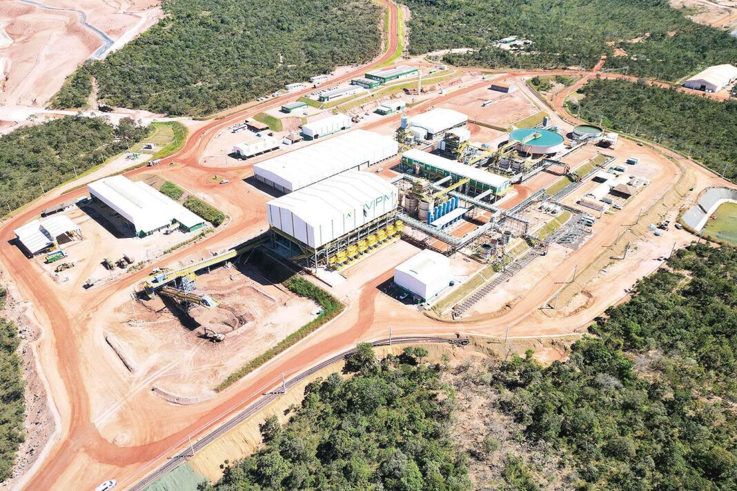 O Ministério de Minas e Energia avalia impactos de acordo sobre minerais críticos, comenta a venda da Serra Verde por R$ 2,8 bilhões e defende maior articulação nacional para o setor mineral.
