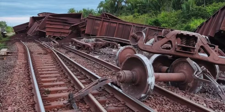 Um trem de minério descarrilou na Estrada de Ferro Carajás entre Maranhão e Pará, provocando a suspensão das viagens de passageiros. A Vale oferece remarcação ou reembolso das passagens.