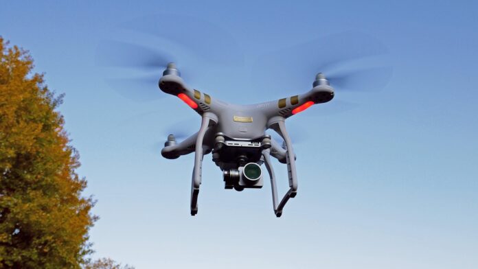 Congonhas aprova política de fiscalização da CFEM com uso de drones, satélites e inteligência artificial para acompanhar a produção mineral e ampliar a transparência