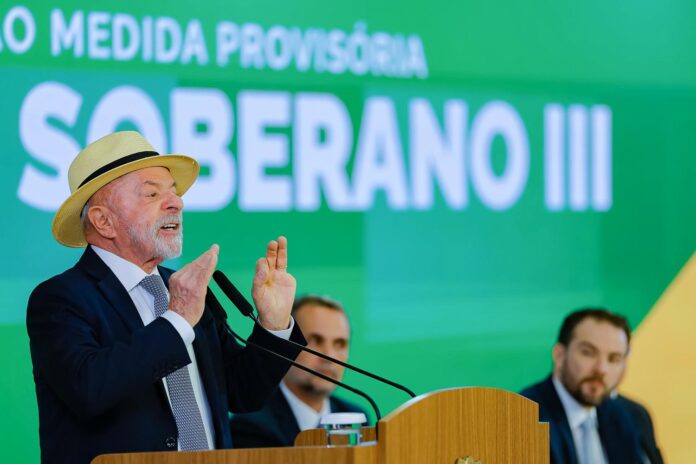 O programa Brasil Soberano III prevê R$ 18,5 bilhões em crédito e oferece taxa de 3% para projetos ligados a minerais críticos. O IBRAM avalia que a medida pode fortalecer a transformação mineral no Brasil