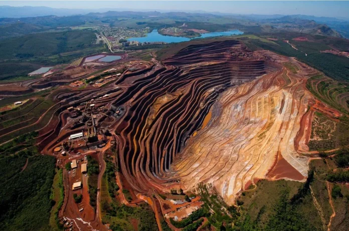 Brasil possui 85 barragens de mineração em alerta ou emergência, segundo a ANM. Em Brumadinho, seminário criou carta com cinco diretrizes para o futuro mineral