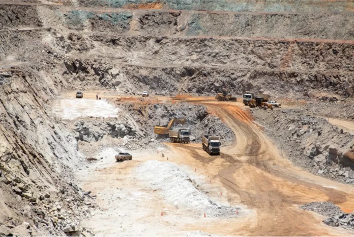 Sigma Lithium retoma operações no Vale do Jequitinhonha após TAC com Minas Gerais e prevê R$ 600 milhões em investimentos e aumento da produção de lítio.