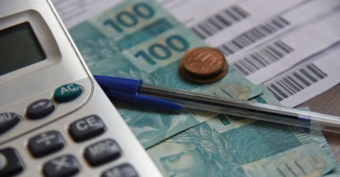 Governo prevê meta fiscal de 0,5% do PIB, salário mínimo de R$ 1.741 e aporte de R$ 6 bilhões aos Correios