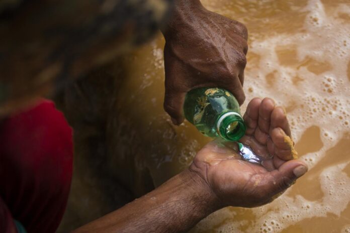 Mercúrio ilegal usado no ouro coloca garimpo sob pressão após decisão que cita contaminação de 56% de mulheres e crianças