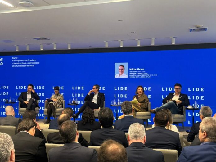 Debate no Fórum LIDE Mineração destaca o potencial brasileiro em minerais críticos e terras raras e defende políticas para ampliar investimentos, tecnologia e verticalização