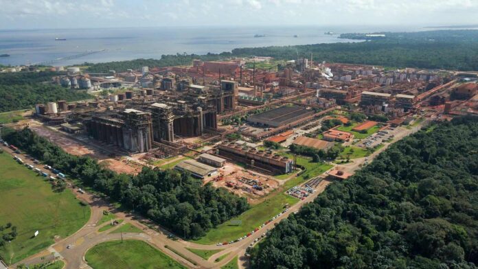 alunorte-lng-1 Alunorte corta a produção de alumina em 50% após interrupção no fornecimento de gás. Hydro prevê impacto de até US$ 100 milhões.