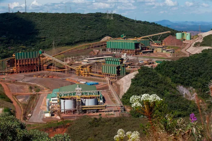 Samarco completa 49 anos de operação e prevê R$ 13,8 bilhões em investimentos para alcançar 100% da capacidade produtiva a partir de 2028.