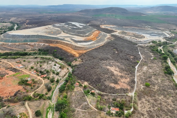 Justiça de Minas reconhece descumprimento de liminar pela Sigma Mineração e determina multa de R$ 500 mil por obrigação relacionada ao complexo Grota do Cirilo.