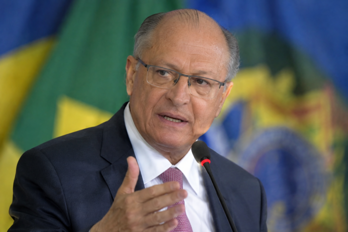 ChatGPT Image 30 de set. de 2026, 11_05_48 Governo anuncia medidas de defesa comercial, crédito de R$ 22 bilhões e mudanças tributárias durante o Congresso Aço Brasil 2026 para fortalecer a siderurgia