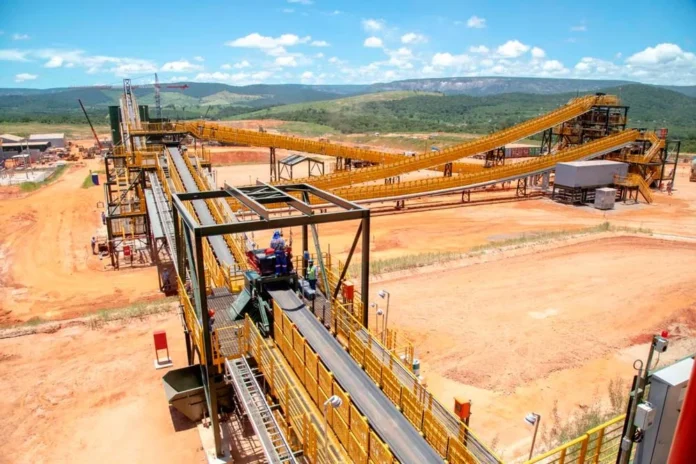 Cinco licenças ambientais da Sigma Mineração foram suspensas no complexo Grota do Cirilo, em Minas Gerais, após decisão da Justiça Federal