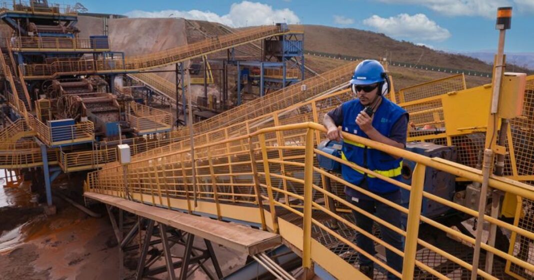 Minas interrompe sequência de dois meses de retração e registra desempenho ligeiramente acima da média nacional em julho