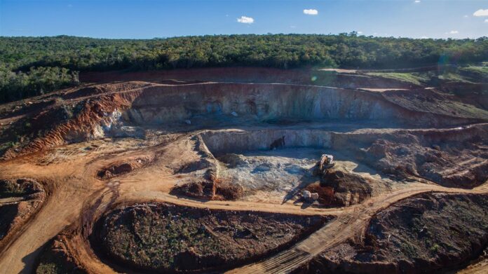 Unidade da INB em Caetité, na Bahia, concentra as primeiras etapas do ciclo do combustível nuclear; cinco dias após a renovação, técnicos do órgão ambiental realizaram vistoria na operação