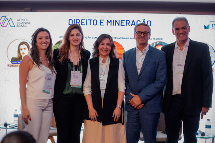 Painelistas - Da esquerda para direita Roberta Bousas Júlia Ruela Najla Lamounier Rafael Benke e Wendel Gomes