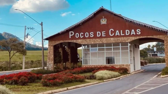 Projeto Colossus coloca a mineração de terras raras no centro de um debate em Poços de Caldas sobre águas termais, turismo, patrimônio e 35 mil empregos.