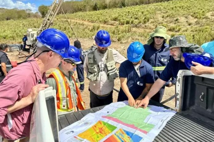 Atlas Lithium informa que 71% dos investimentos diretos do Projeto Neves já foram contratados, com valores 16% abaixo das estimativas iniciais e produção projetada de 146 mil toneladas anuais