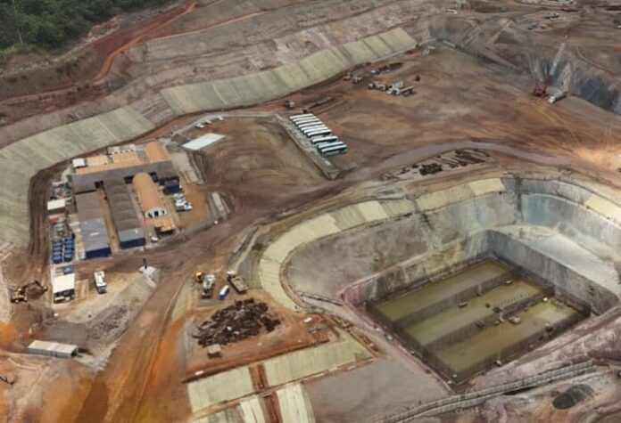 CSN Mineração reduz temporariamente atividades em Ouro Preto, revisa projeção de volumes para até 41 milhões de toneladas e eleva estimativa de custo C1 para 2026