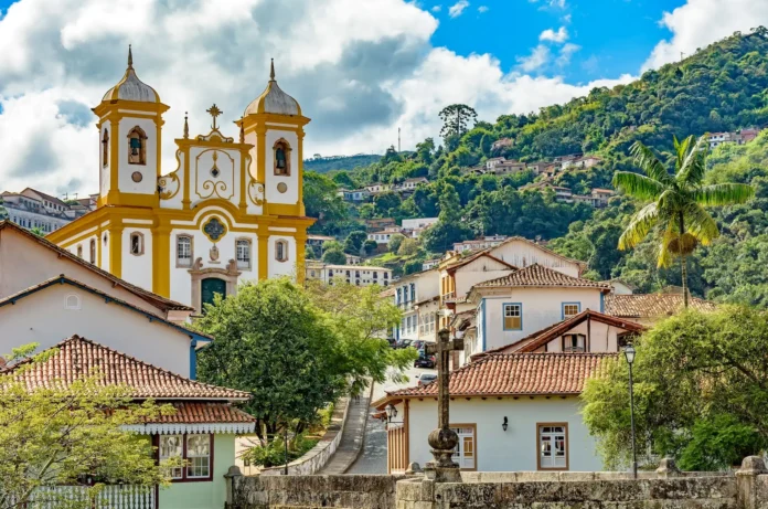 shutterstock_1357688813 UFOP promove mesa-redonda gratuita sobre mineração, justiça climática e os impactos dos desastres de Mariana, Brumadinho e Maceió nesta quinta-feira (24).