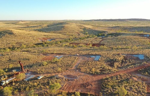 O BNDES aprovou R$ 77,5 milhões para a Viridis Mineração desenvolver pesquisa e processamento de Terras Raras em Poços de Caldas, com extração prevista para 2028