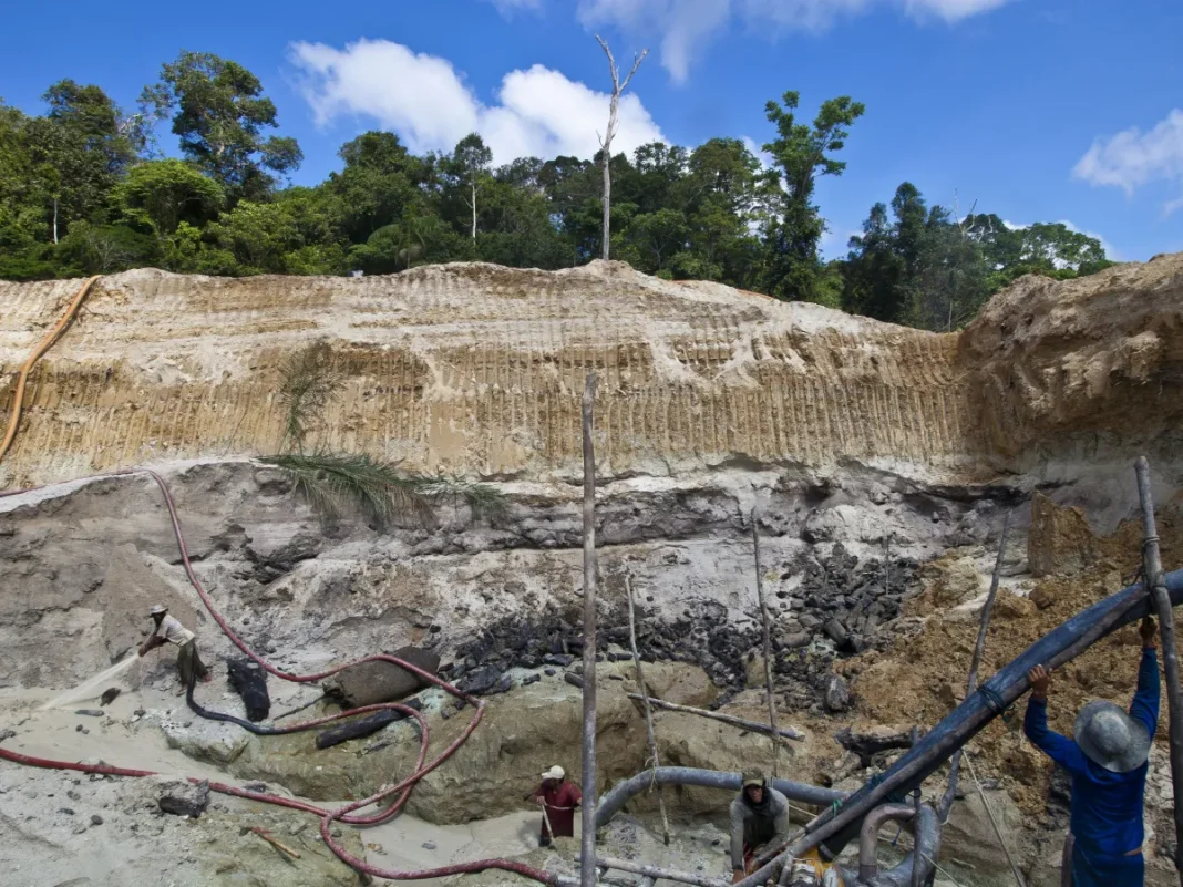 GettyImages-491914326 Ore Minerals relata interesse de investidores chineses em projetos brasileiros e destaca o potencial da mina de Rio Negro no mercado de terras-raras.