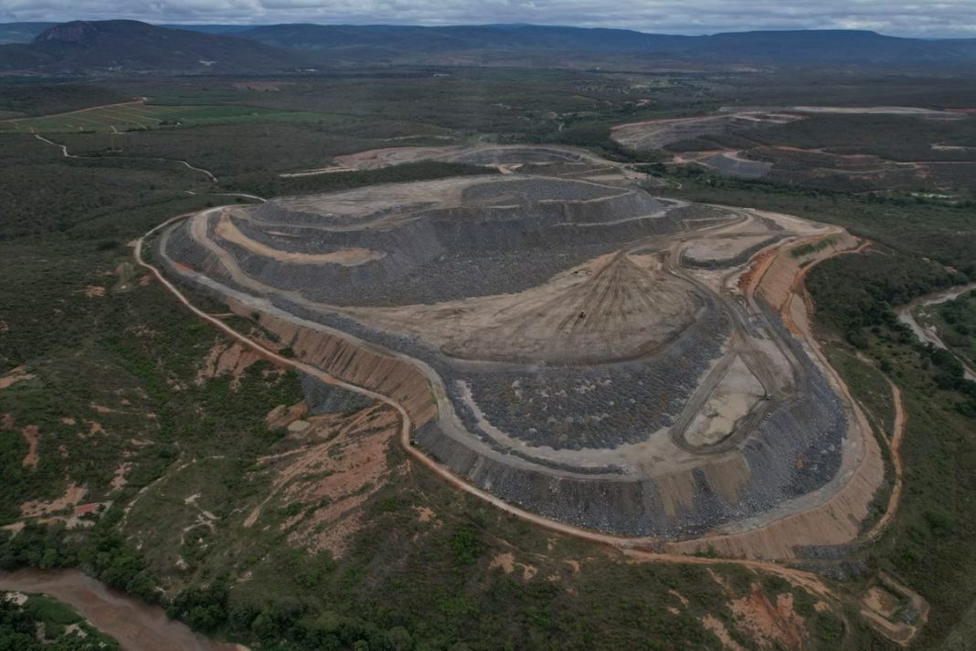 Estado concentra importantes reservas minerais e supera Goiás em volume de investimentos; ferro, ouro e lítio lideram aportes em território mineiro