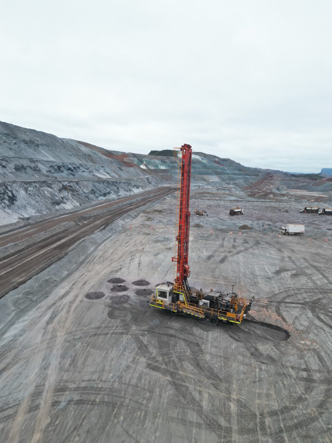 Anglo American conclui implantação de cinco perfuratrizes autônomas em Conceição do Mato Dentro e amplia o uso de automação, operação remota e análise de dados
