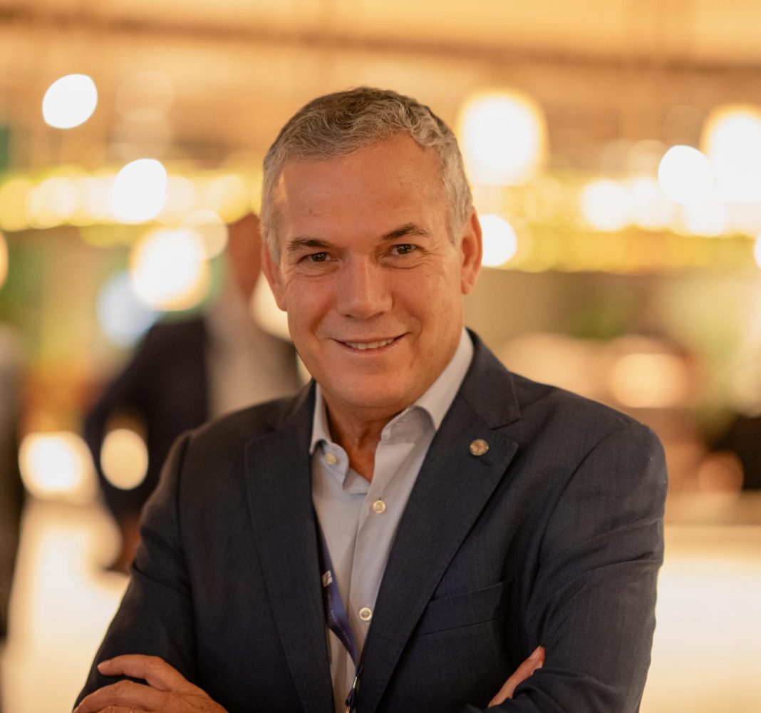 Nova Política Nacional de Minerais Críticos, de autoria do deputado mineiro, retoma um sonho mais que centenário, nascido em Itabira, e cria pela primeira vez uma política de Estado para que o país agregue valor ao que extrai