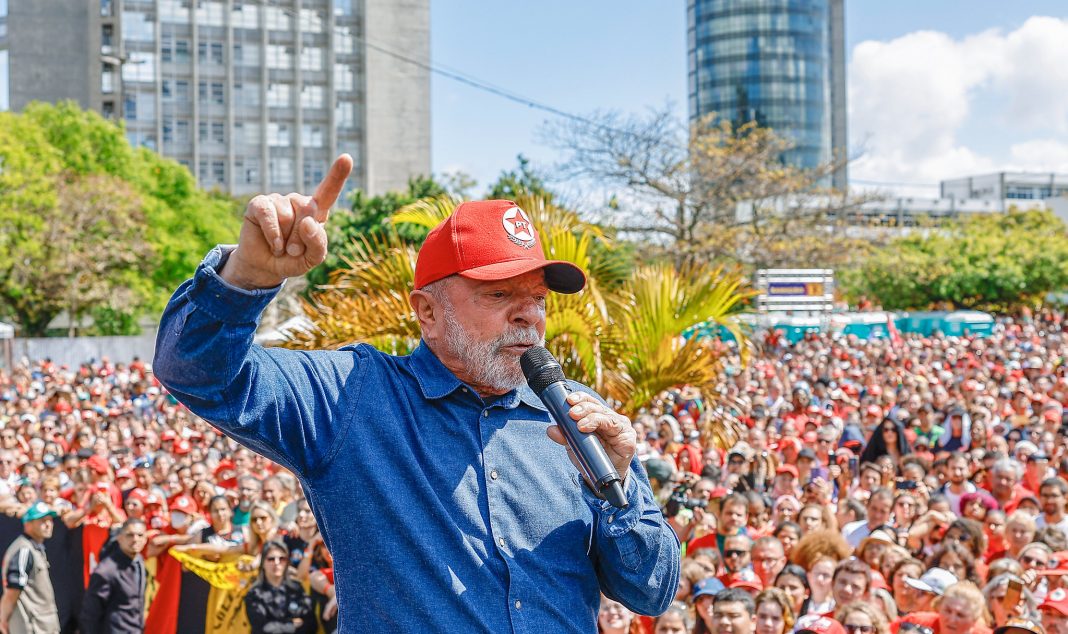 Lula participa de caminhada política em Ipatinga, no Vale do Aço, nesta sexta-feira (16), com Marília Campos e outras lideranças.